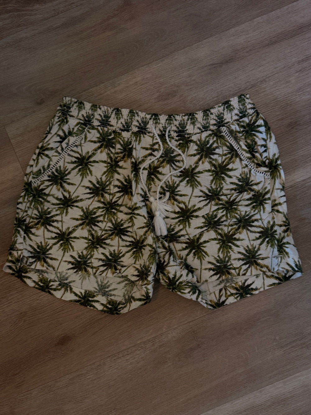 Briggs New York Cream Shorts with Green Palm Print